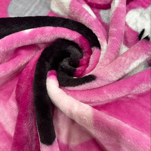 TT Minnie Mouse Polka Dots Plush 40"x50" Plush Throw Blanket - Picture 2 of 3